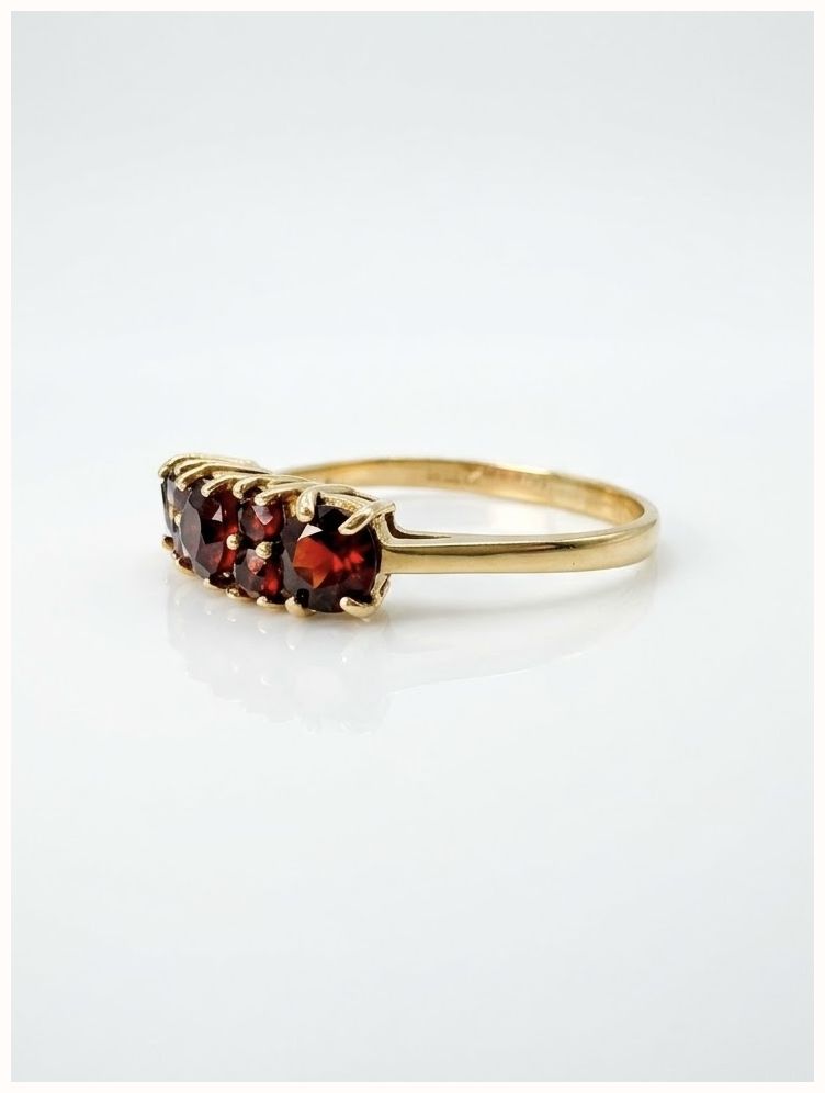 James Moore & Co Pre-Owned 7 Garnet Stone 18ct Yellow Gold Half Hoop Ring J74261 - alternate view 2