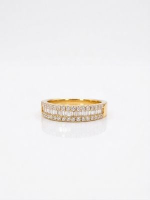 Baugette & Round Brilliant Cut Diamonds 18ct Yellow Gold Band Ring J94681