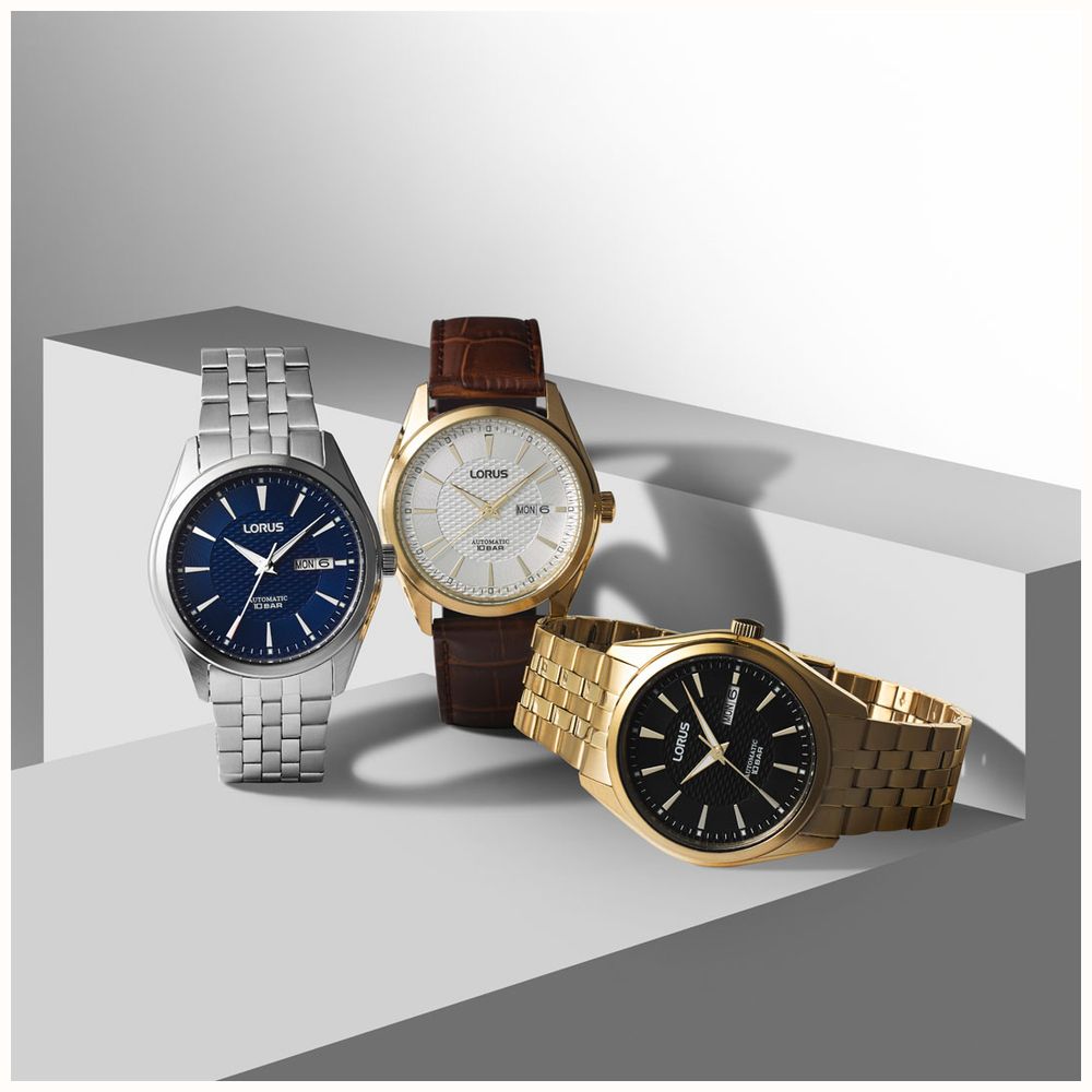 Lorus Elegant Sports Day/Date Automatic (42mm) Blue Sunray Dial / Stainless Steel Bracelet RL485BX9 EX-DISPLAY - alternate view 4