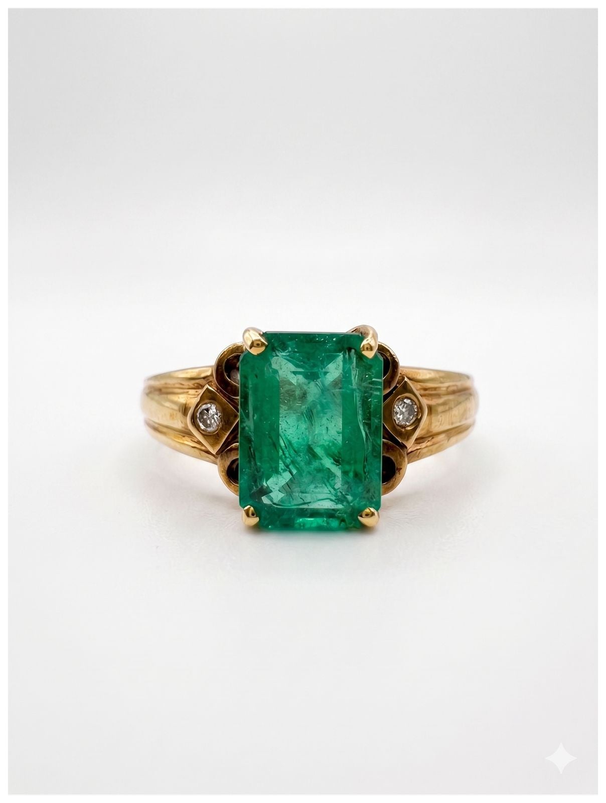 James Moore J50782 Pre Owned 9ct Yellow Gold Emerald Ring Jewellery