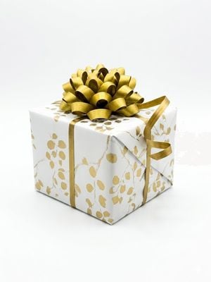 Creme And Gold Leaf Pattern Luxury Gift Wrap J21023
