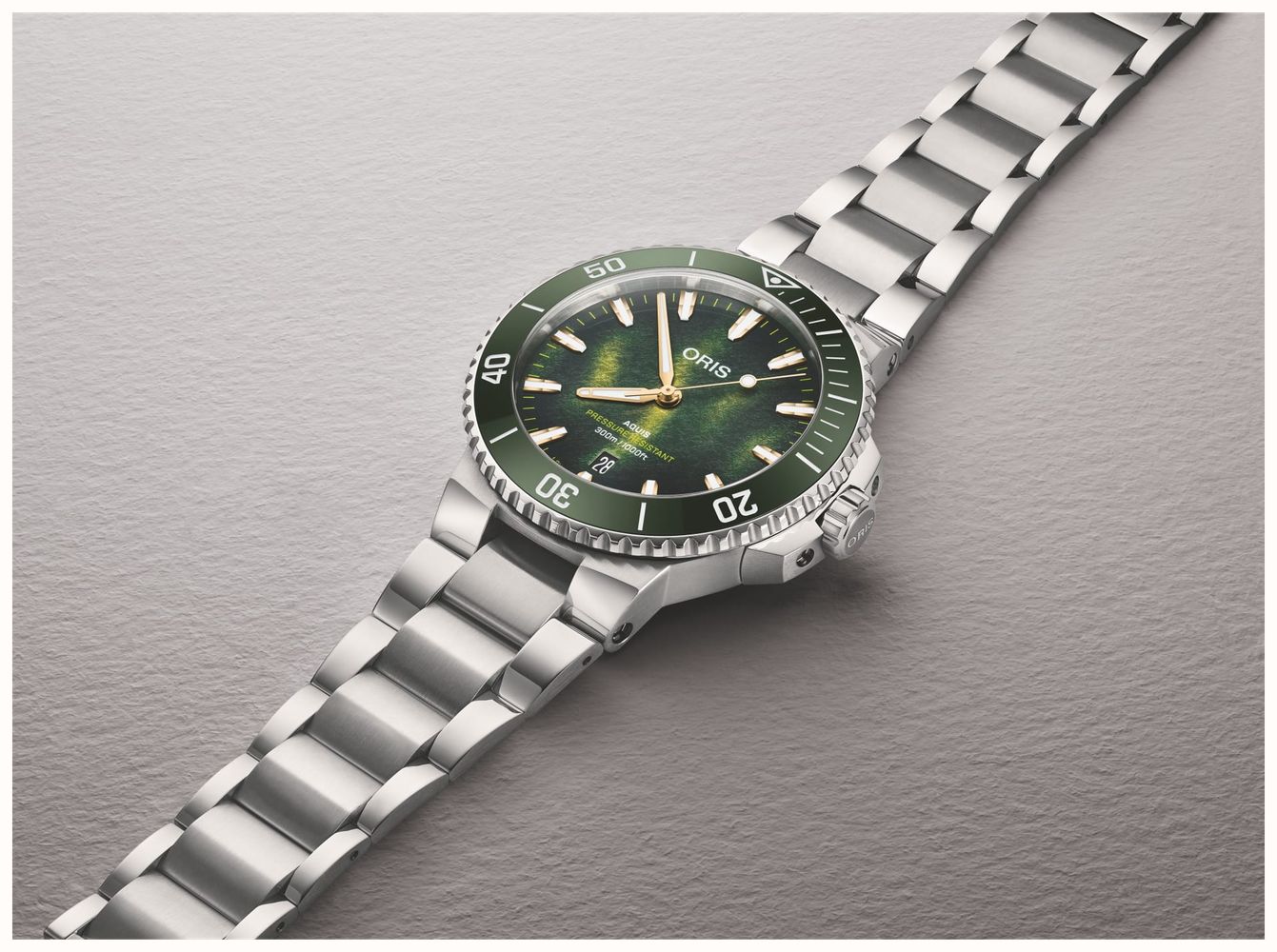 ORIS Aquis Date Kelp Forest Limited Edition (41.5mm) Ocean Green 3D Dial / Stainless Steel Bracelet 01 733 7787 4187-SET - alternate view 3