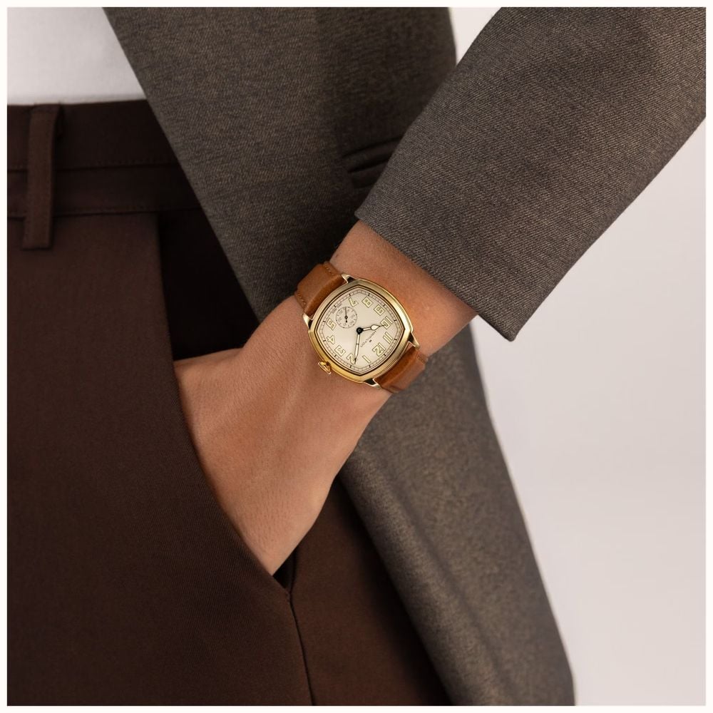 Hamilton American Classic Cushion Mechanical (30mm) Sandblasted Beige Dial / Brown Leather Strap Watch H36139520 - alternate view 5