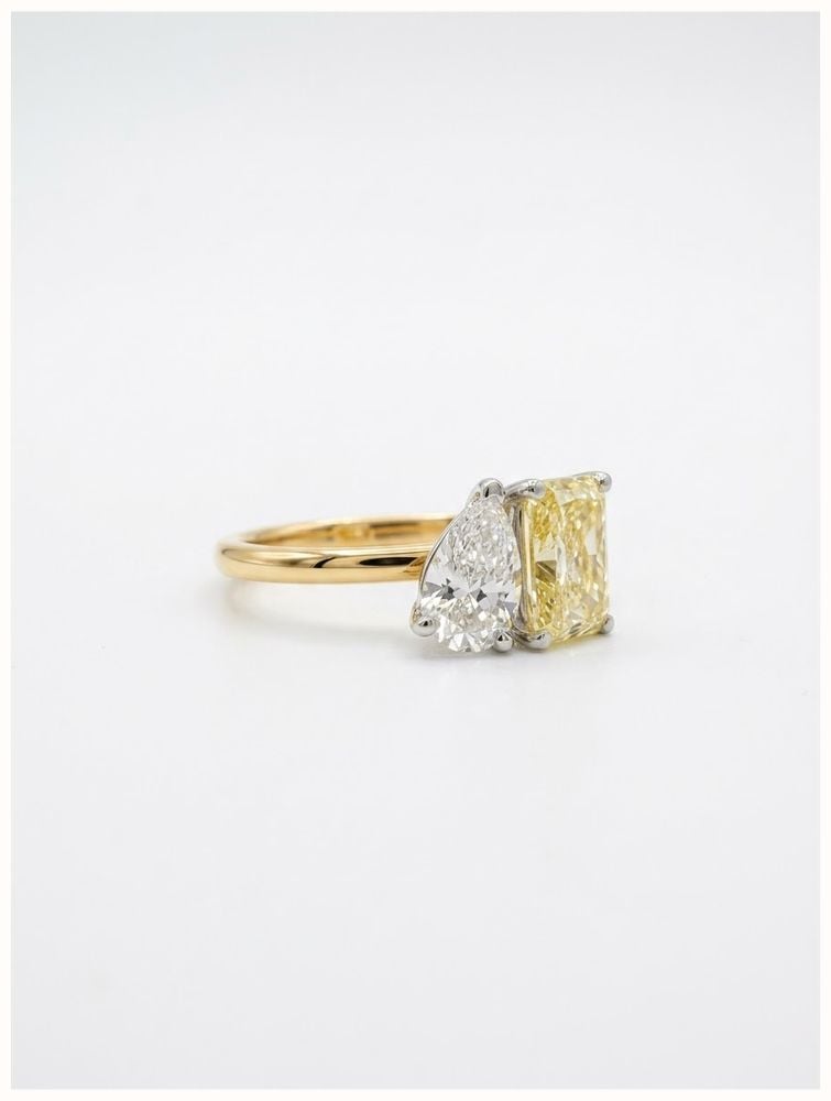 18ct Yellow Gold,Platinum Head LabGrown Diamond Yellow&White Toi Et MoiPear And Radiant Cut Ring J70164 - alternate view 2