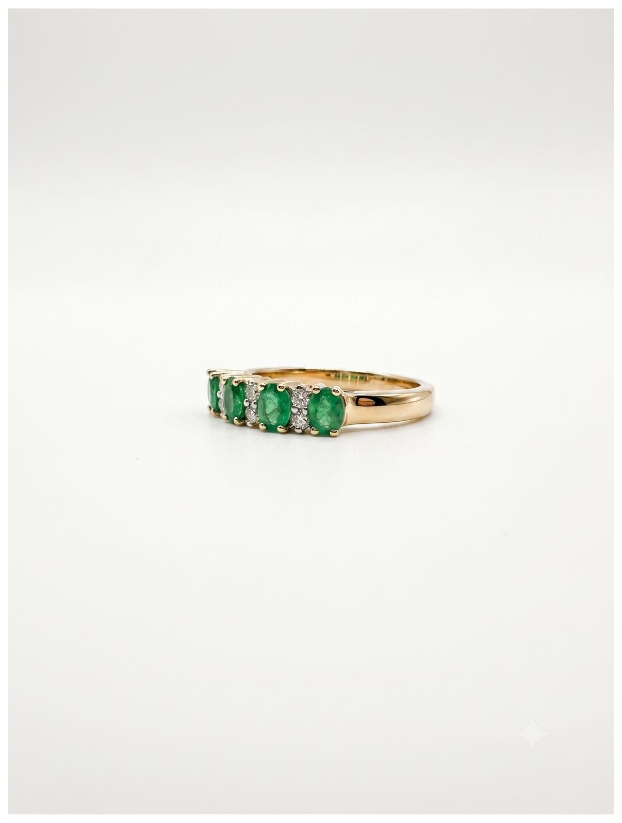 James Moore & Co GLES163-7 9c Yellow Gold Diamond Emerald Jewellery