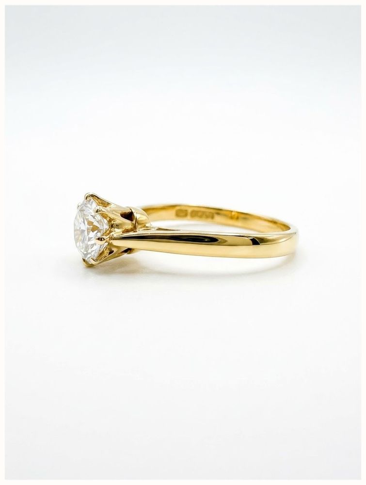 James Moore & Co Pre-Owned 18ct Yellow Gold 0.92ct Round Brilliant Cut Solitare Ring J63131 - alternate view 2