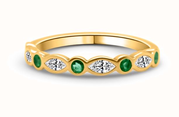 18ct Yellow Gold Diamond and Emerald marquise and round cut Ring J49800