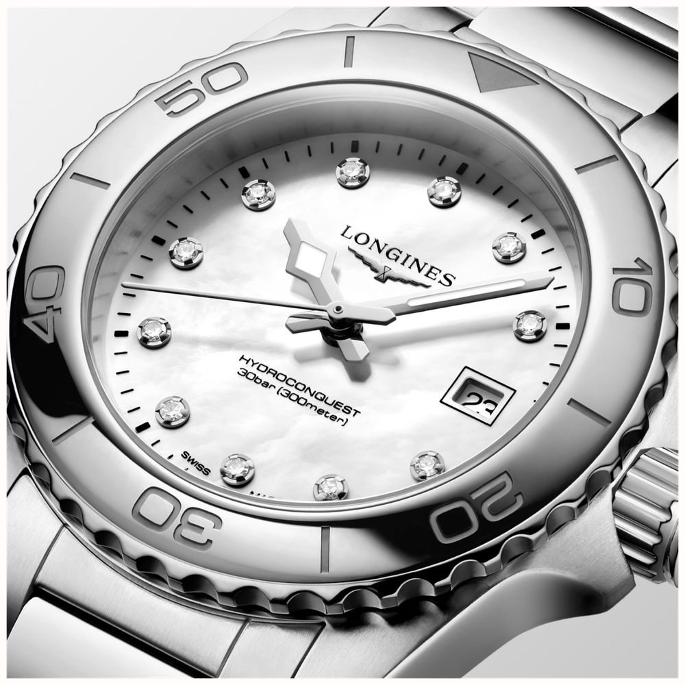 LONGINES HydroConquest Quartz Diamond (30mm) Mother-of-Pearl Dial / Stainless Steel Bracelet L33694876 - alternate view 4