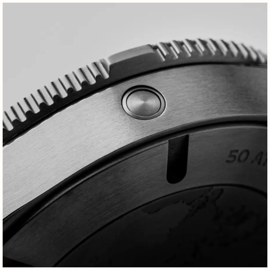 Bremont Supermarine 500M Automatic (43mm) Black 3D Wave Pattern Dial / Stainless Steel Bracelet SM43-DT-SS-BK-B - alternate view 6