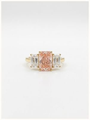James Moore & Co 18ct Yellow Gold Lab Grown Radient Cut Pink Diamond Trilogy J48328