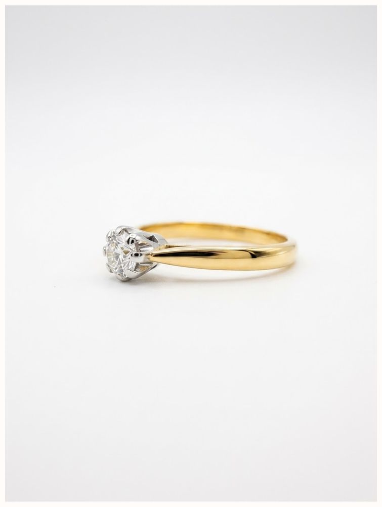 James Moore & Co Pre-Owned 18ct Yellow Gold Platinum Head 0.35ct Round Brilliant Cut 8 Claw Solitare Ring J84023 - alternate view 2