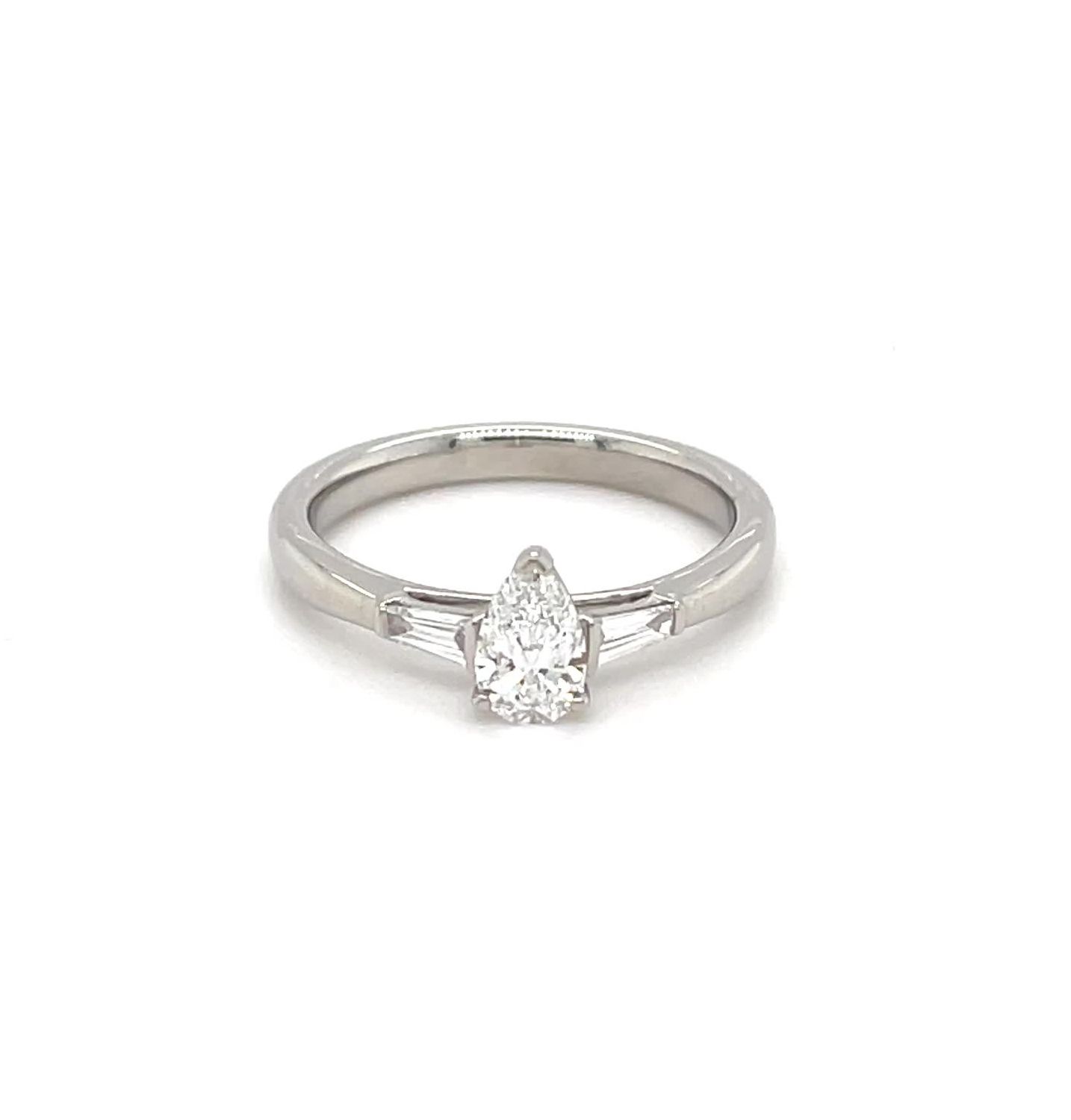 GEMEX TRL32362 Platinum 0.40ct D VS1 0.55ct Total Pear Jewellery