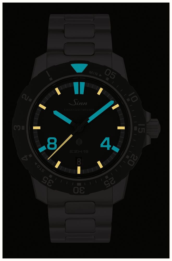 Sinn EZM 19 Mission Timer Automatic (41mm) Matte Black Dial / Stainless Steel H-Link Bracelet 119.010 - alternate view 2