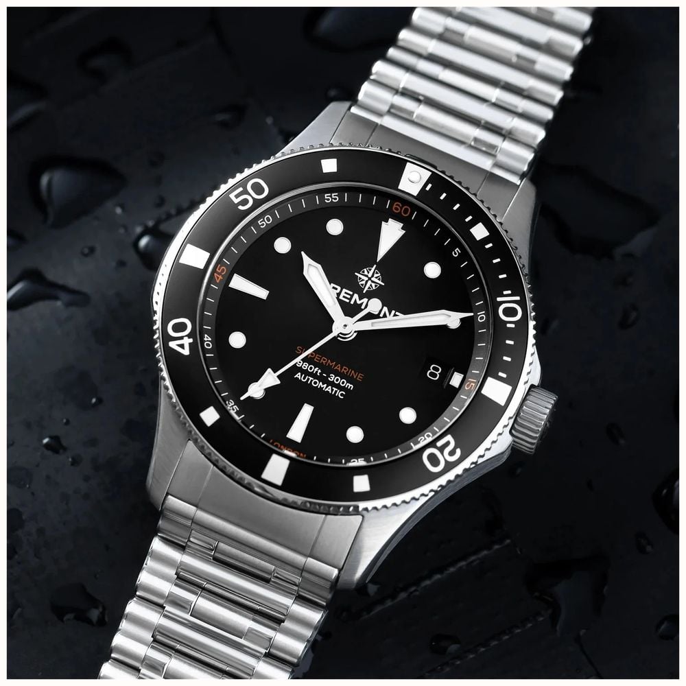 Bremont Supermarine 300M Date Automatic (40mm) Black Gradient Dial / Stainless Steel Bracelet SM40-DT-SS-BK-B - alternate view 5