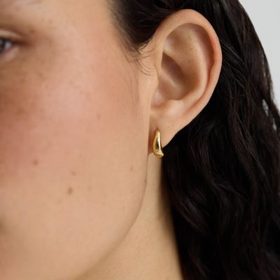 D.LOUISE Wave Huggies Gold Plated Earrings SKE-061