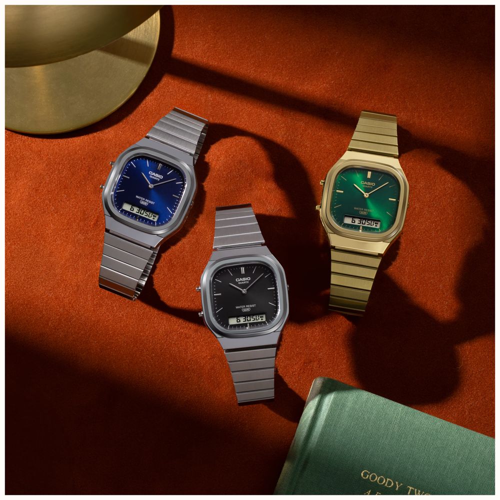 Casio Vintage Dual-Display (35.8mm) Blue Sunray Dial / Stainless Steel Bracelet AQ-240E-2A2EF - alternate view 3