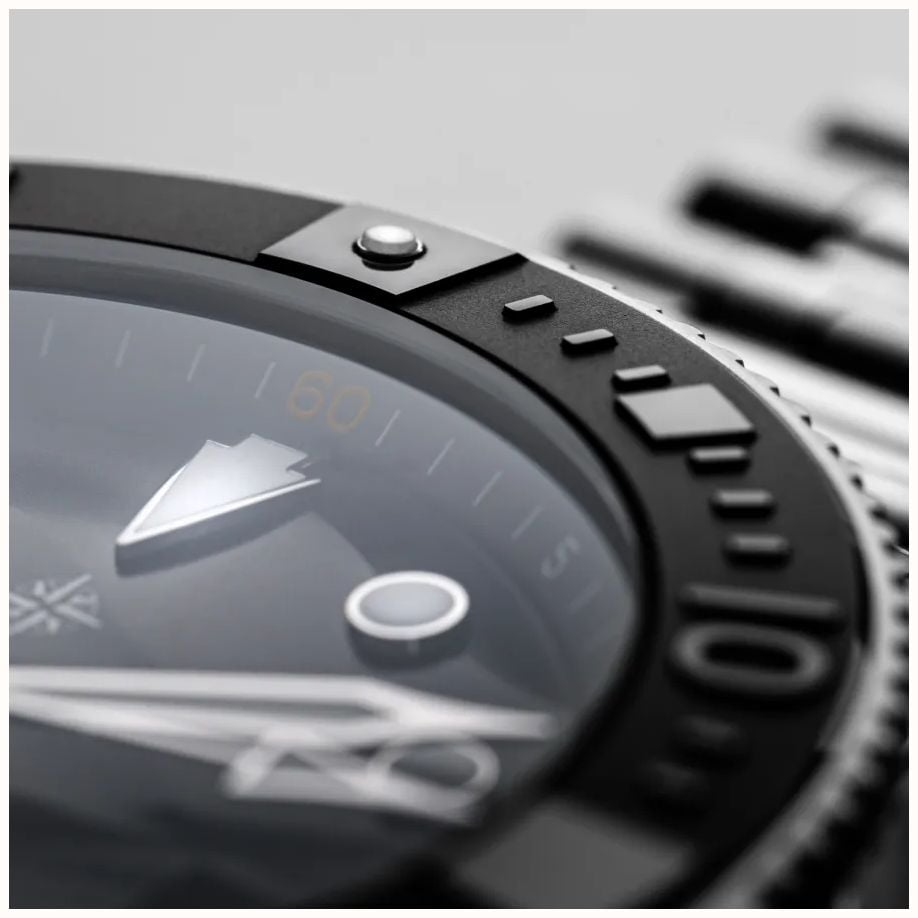 Bremont Supermarine 500M Automatic (43mm) Black 3D Wave Pattern Dial / Stainless Steel Bracelet SM43-DT-SS-BK-B - alternate view 4