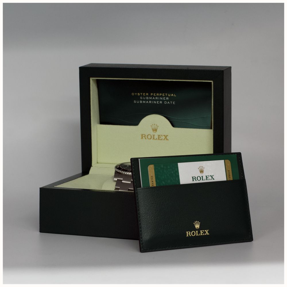 Pre-owned - presentation box