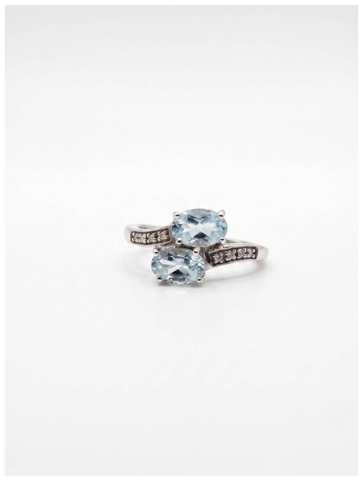 Treasure House J4846 9ct White Gold Diamond And Aqua Ring Jewellery