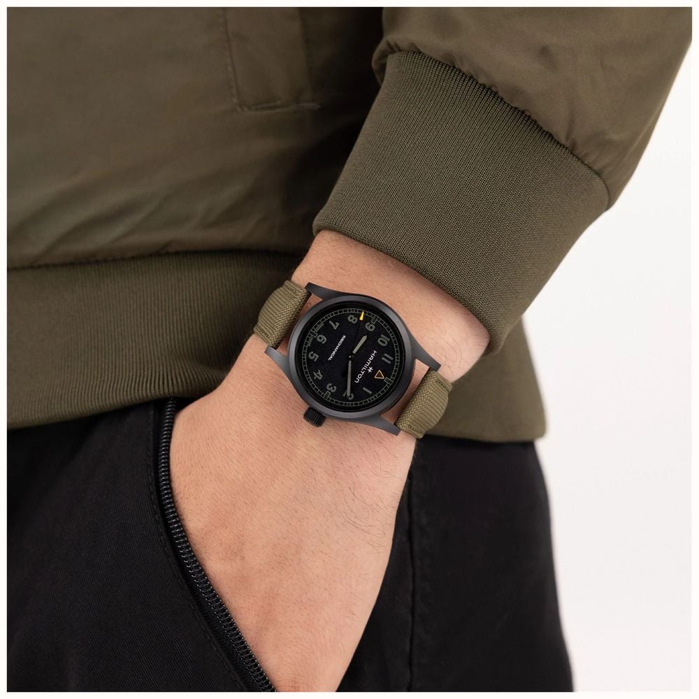 Hamilton Khaki Field Mechanical *Call of Duty - Modern Warfare 4* (38mm) Black Dial / Green Textile Strap H69469930 - alternate view 7