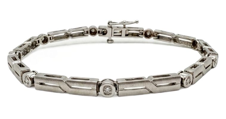 Pre-owned J59366 18ct Fancy Link Tennis Styled Bracelet Jewellery