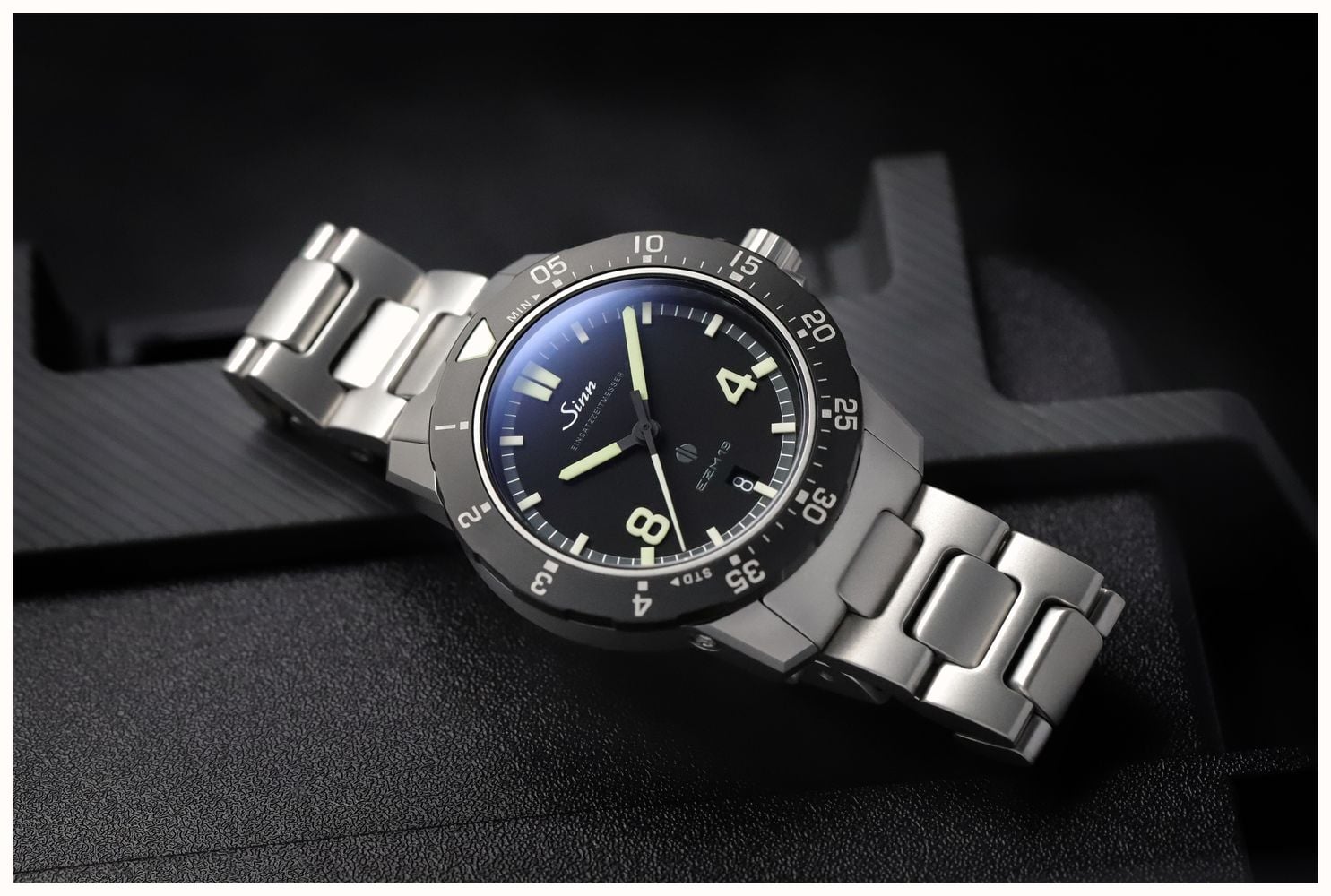 Sinn EZM 19 Mission Timer Automatic (41mm) Matte Black Dial / Stainless Steel H-Link Bracelet 119.010 - alternate view 6