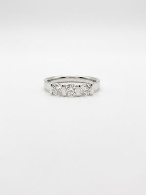 Round Brilliant Natural Diamond Platinum Trilogy Ring JM1401